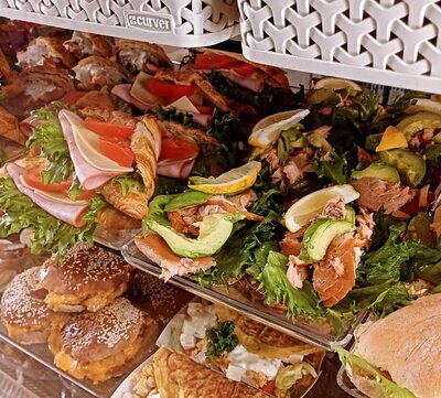 <b>pikkusuolaiset</b>